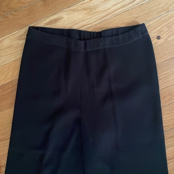 Elegant Black Cropped Pants - Picture 2 of 4